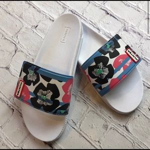 Hunter floral white sole Velcro slides size 7